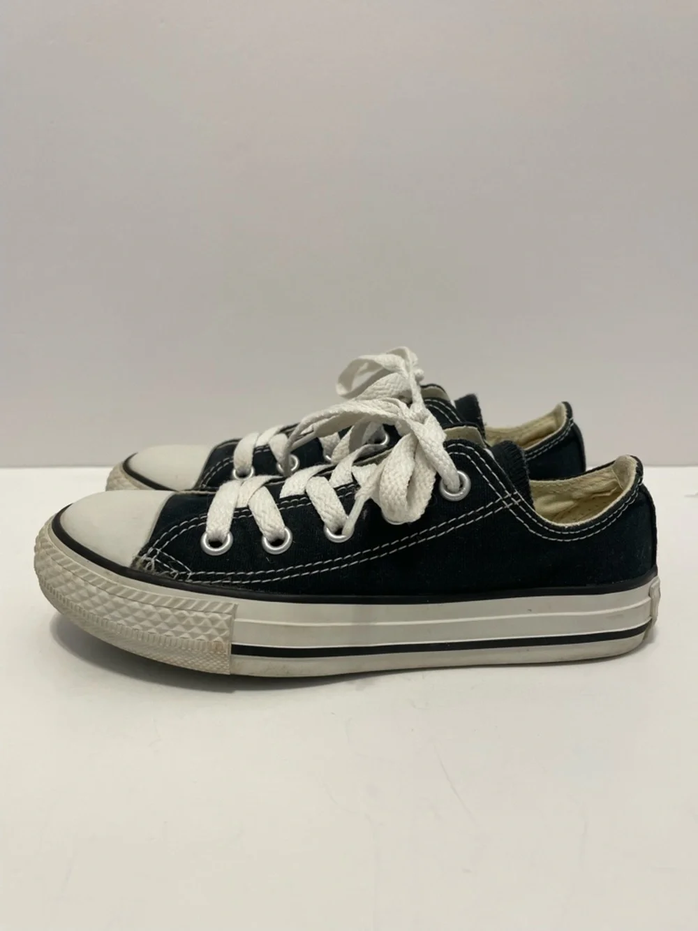 Converse All Star Chuck Taylor Classic Low Top Kids Sneakers Youth Size 12 Black